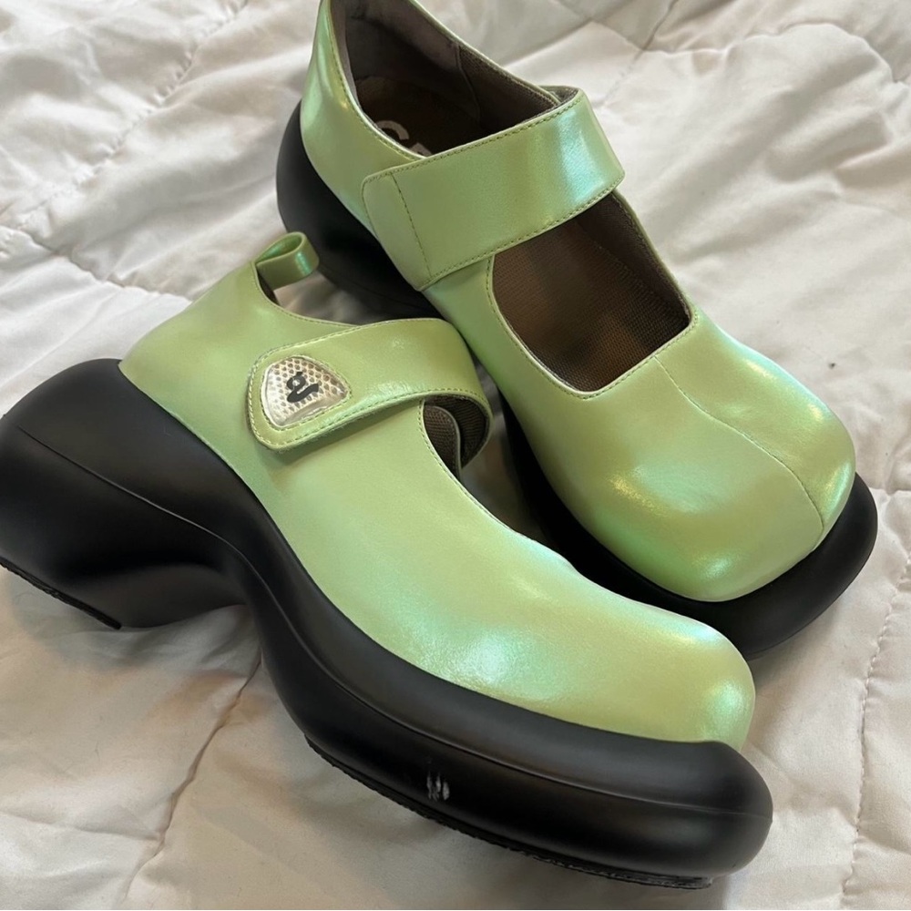 GRAPE Perfect Mary Jane’s